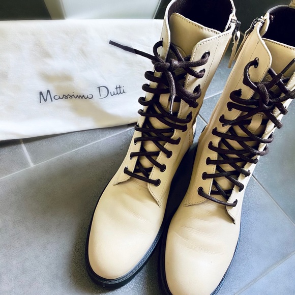 LIKE NEW! Massimo Dutti STYLISH White Lace-up Ankle Boots - Picture 3 of 3